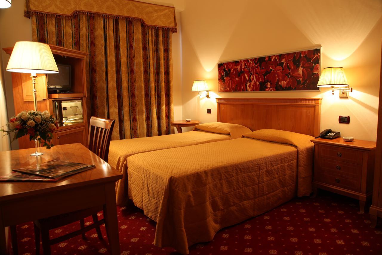 Albergo Ristorante Da Domenico Monte San Savino Exteriör bild