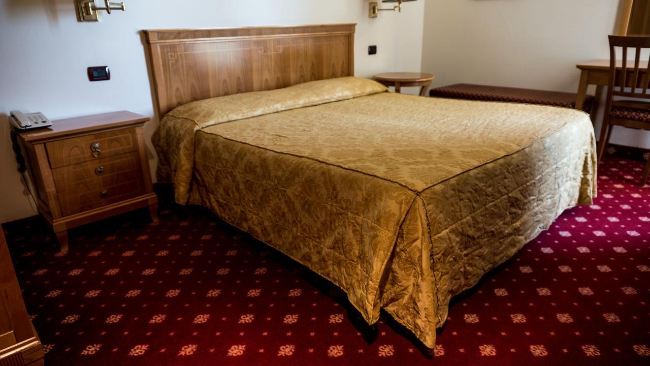 Albergo Ristorante Da Domenico Monte San Savino Exteriör bild
