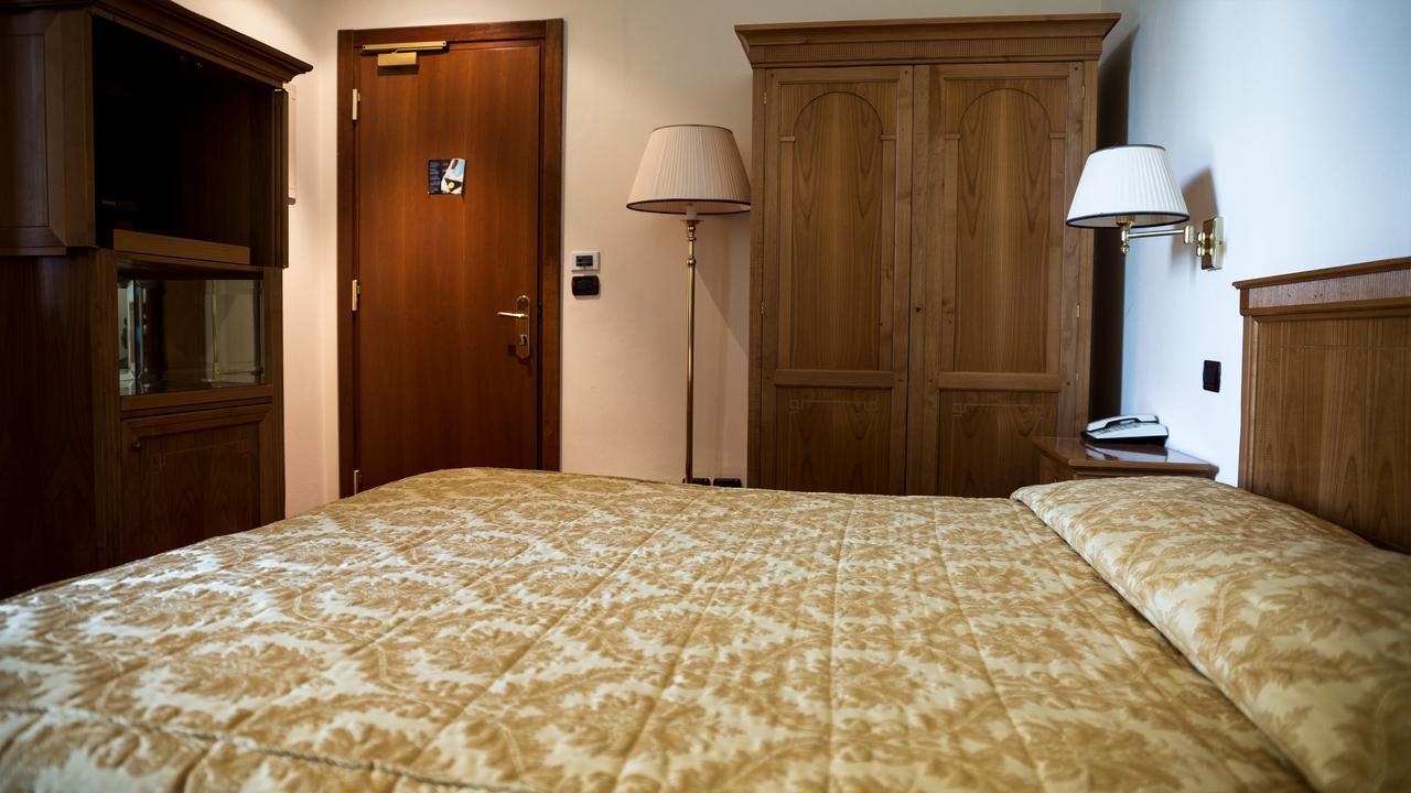 Albergo Ristorante Da Domenico Monte San Savino Exteriör bild